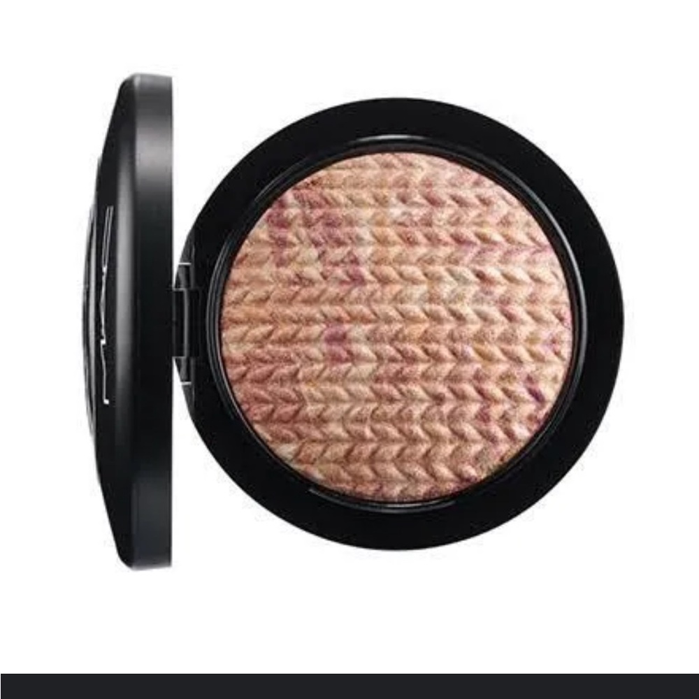 MAC Cosmetics Mineralize Skinfinish - Perfect Topping Limited Edition New in Box